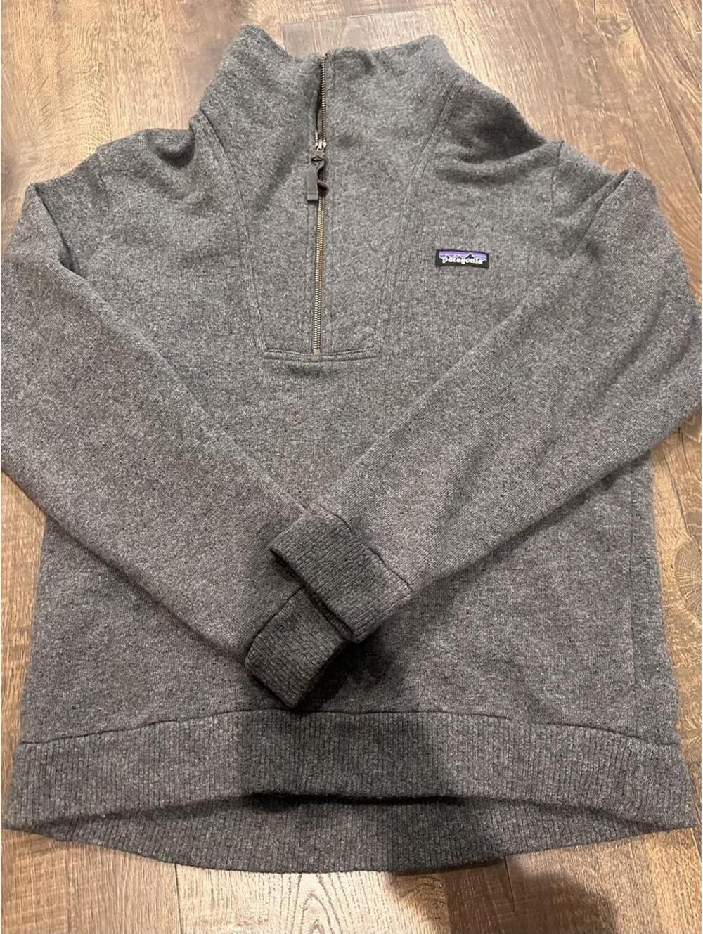Patagonia Men's Grey Sweatshirt